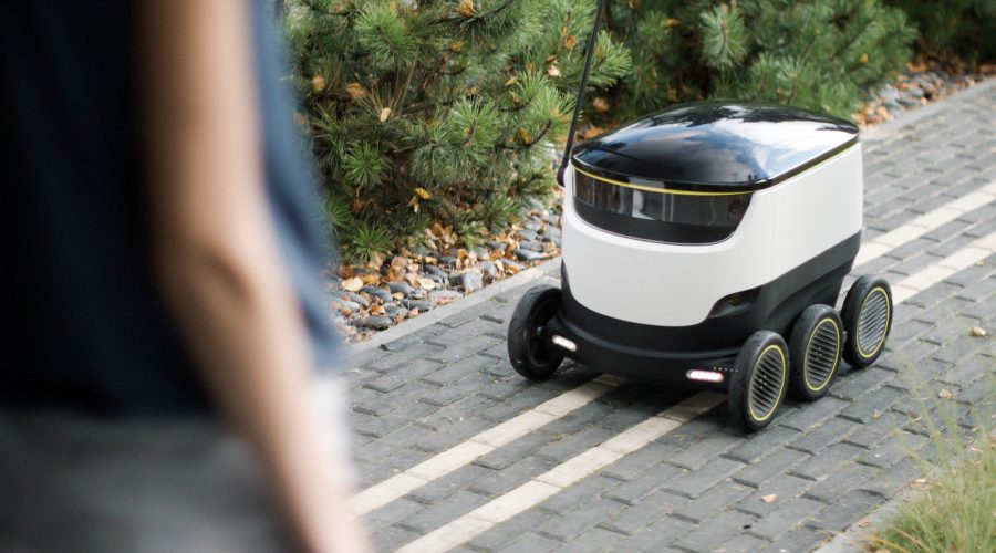Autonomous delivery robot