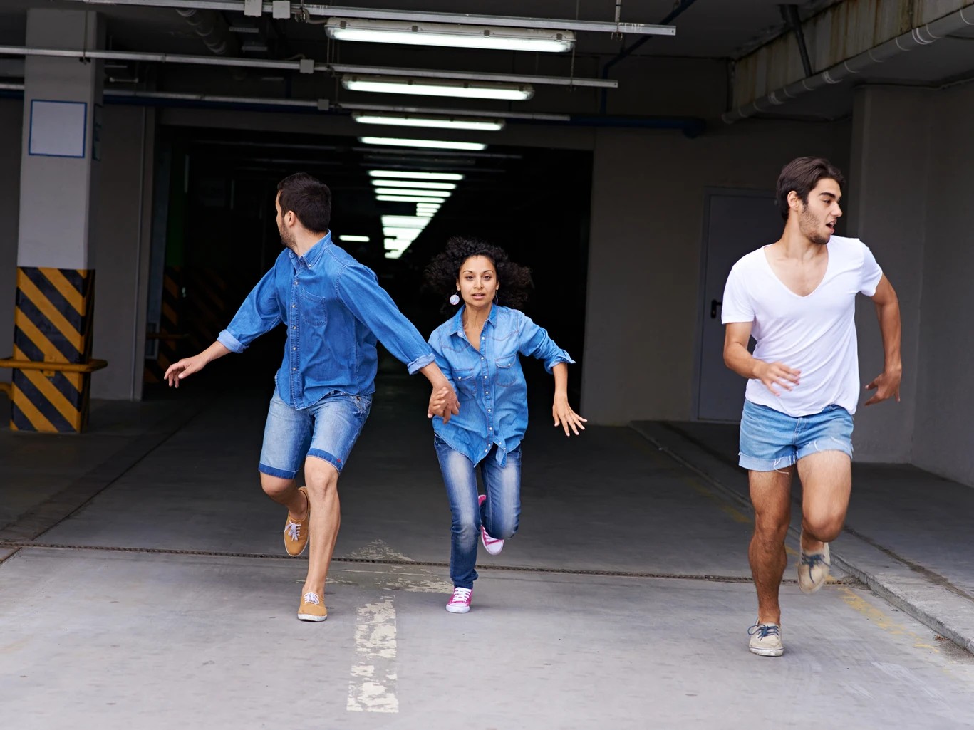 Three-String Raconteur is Rekindled! Make Your Escape.