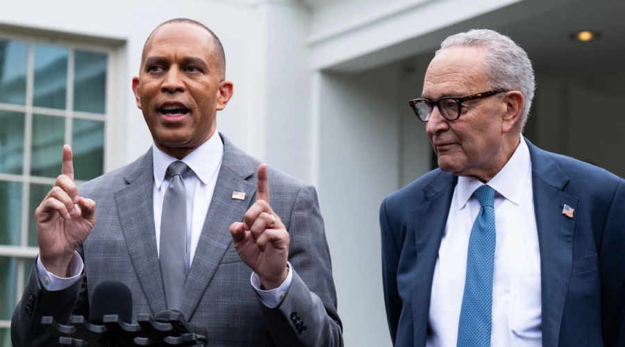 A photo of House Minority Leader Hakeem Jeffries and Senate Minority Leader Chuch Schumer.